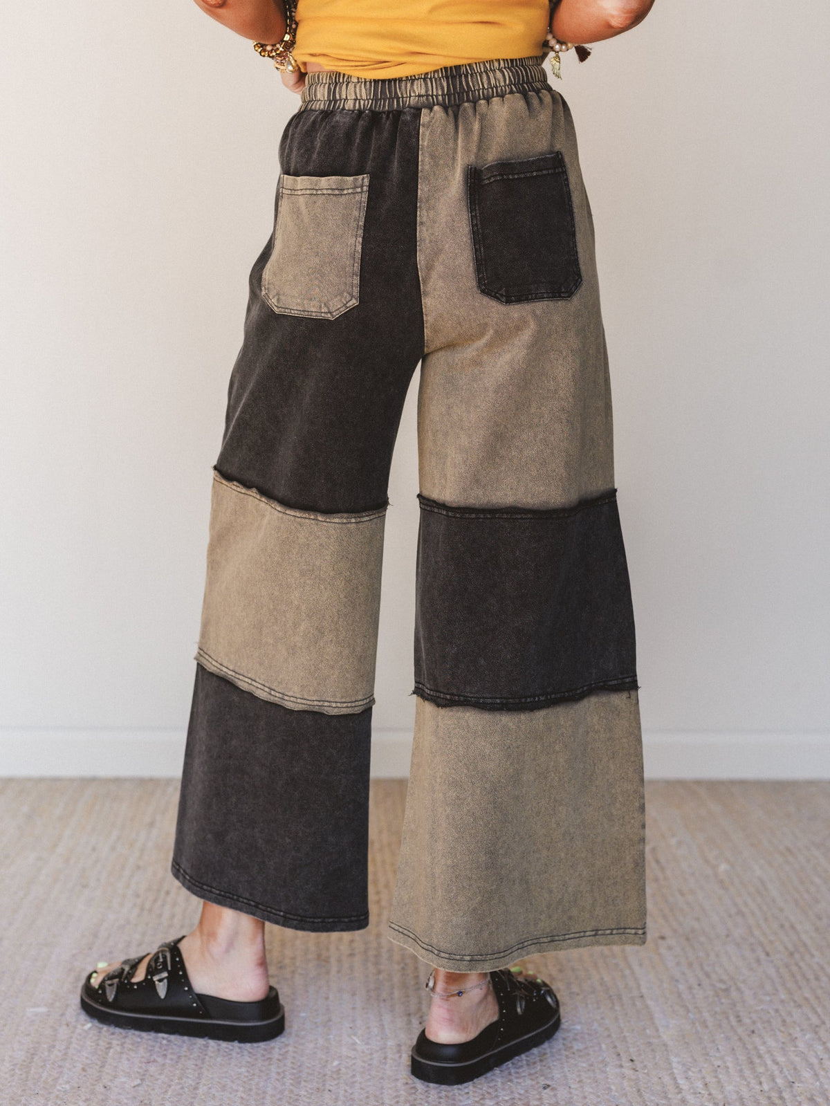 Coastal Colorblock Pants - Black