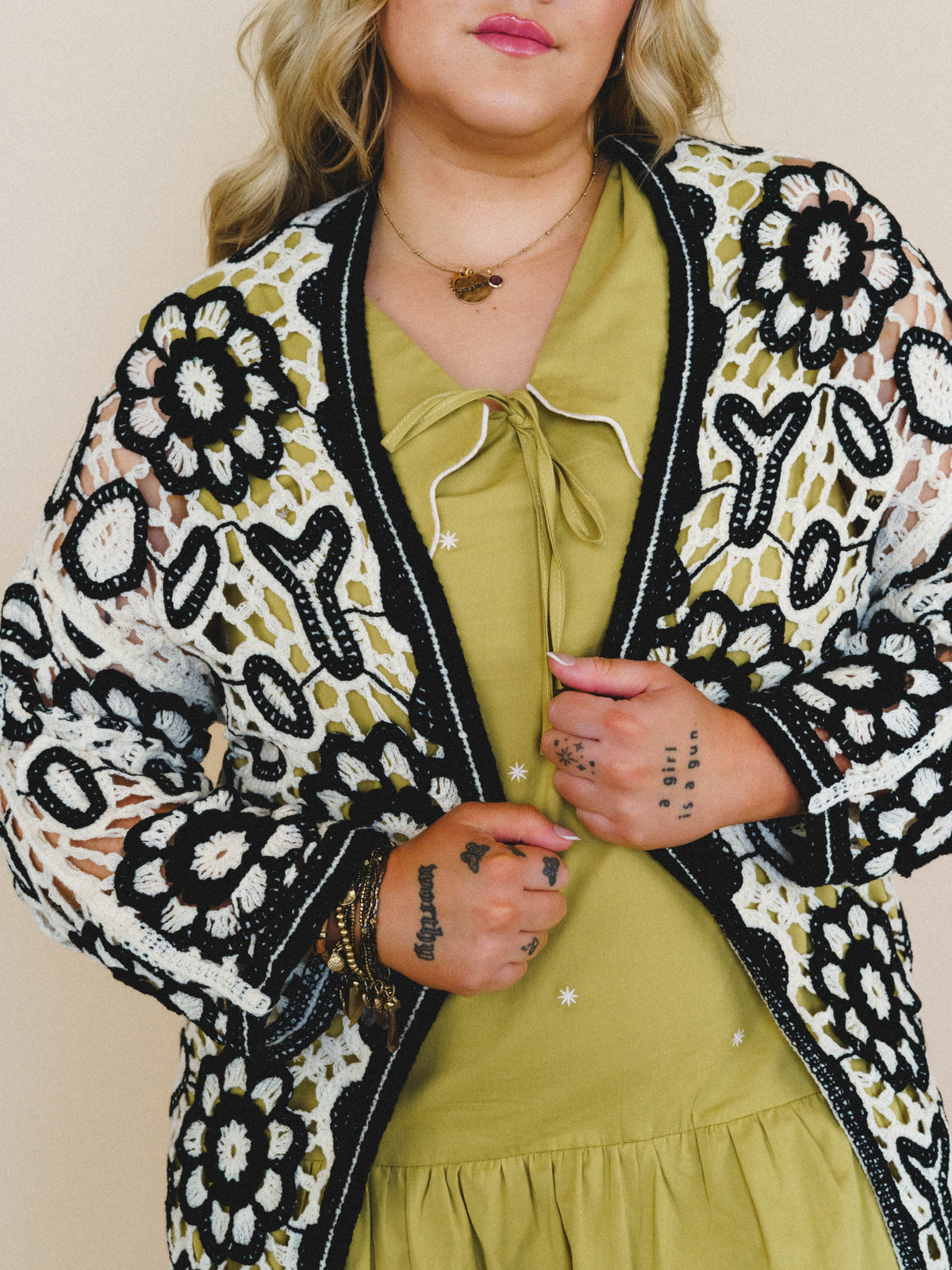 Floral Mood Duster - Black