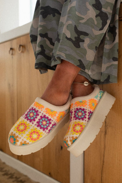Crochet Hug Slipper Shoes - Beige