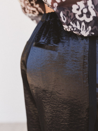 Feeling Sleek Satin Pants - Black