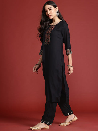 Black Ethnic Motifs Printed Straight Kurta with Trousers & Dupatta