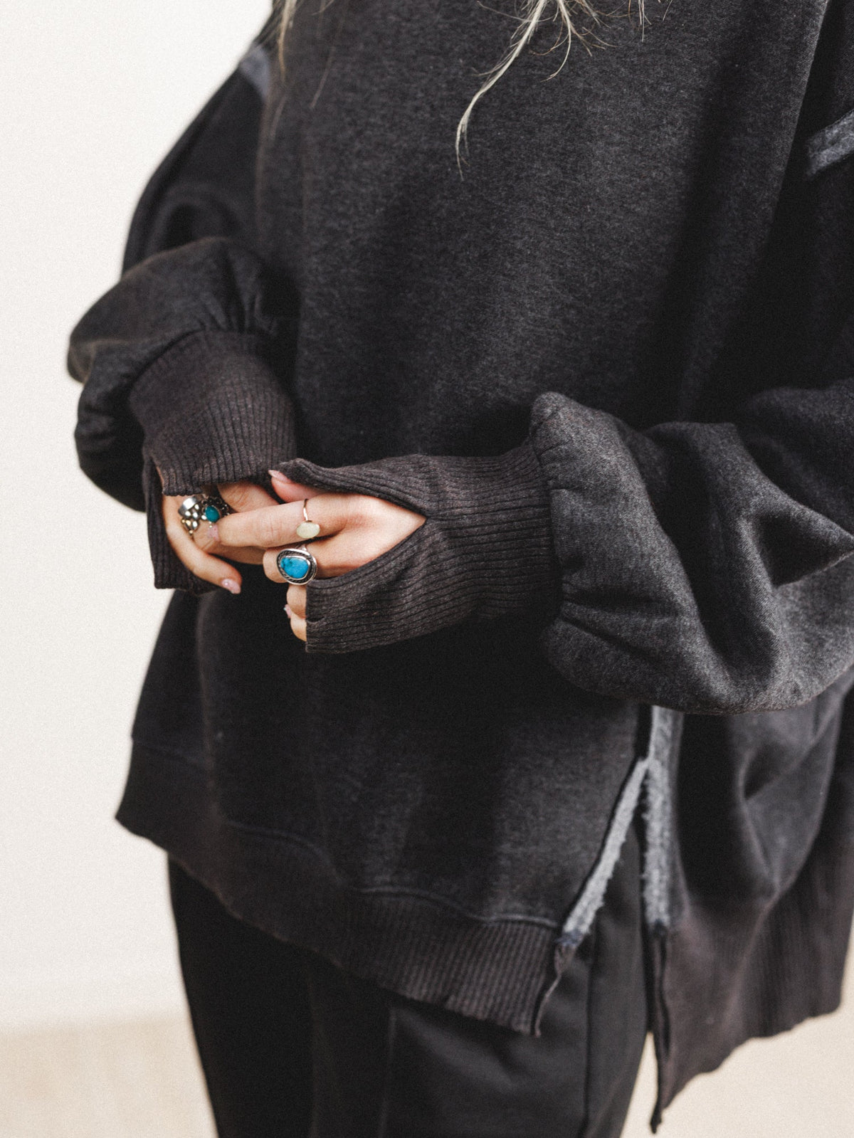 Honey Cloud Sweatshirt - Black