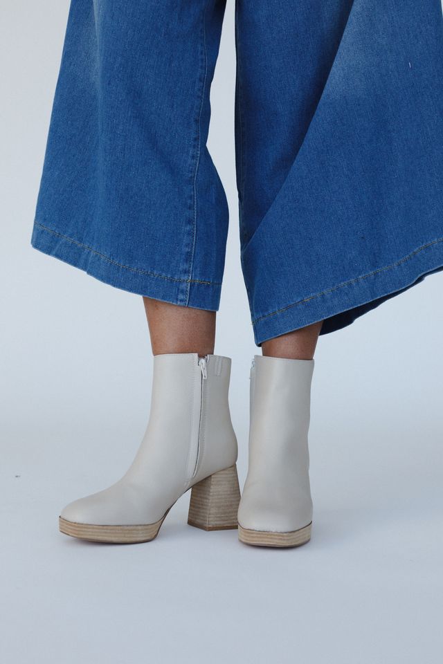 Birchwood Boots - Beige
