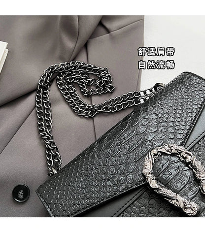 Retro Style Fashion Chain Shoulder Bag for Women Snake Pattern Crossbody Small Square Bag Trendy Accessory