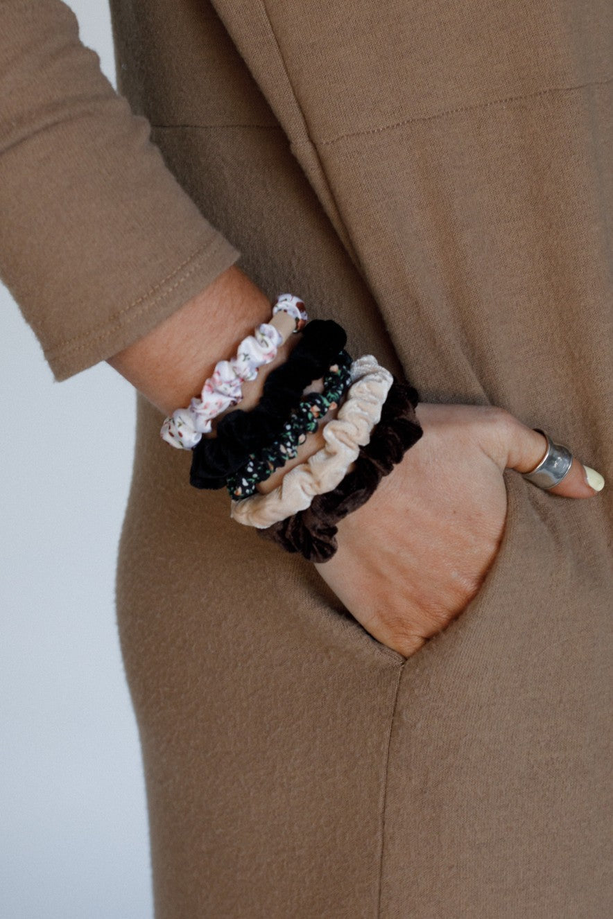 Accessorize It 3 Piece Bundle - Black