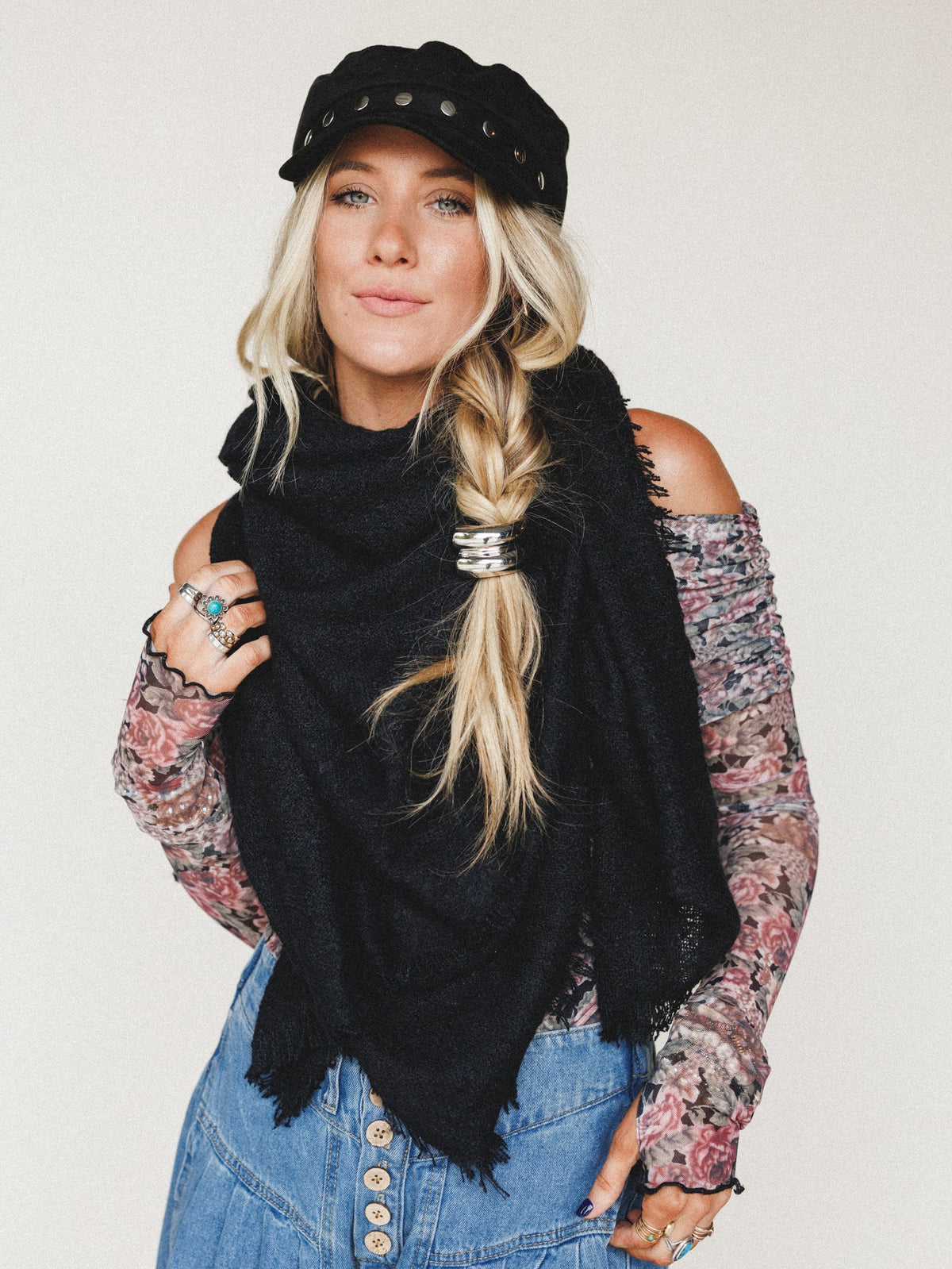 Cabin Calling Blanket Scarf - Black