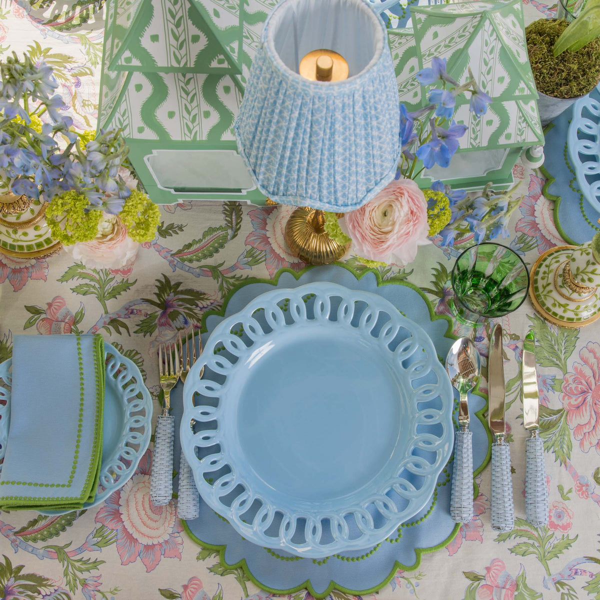 Soft Blue Lace Dinner Plates (Set of 4)
