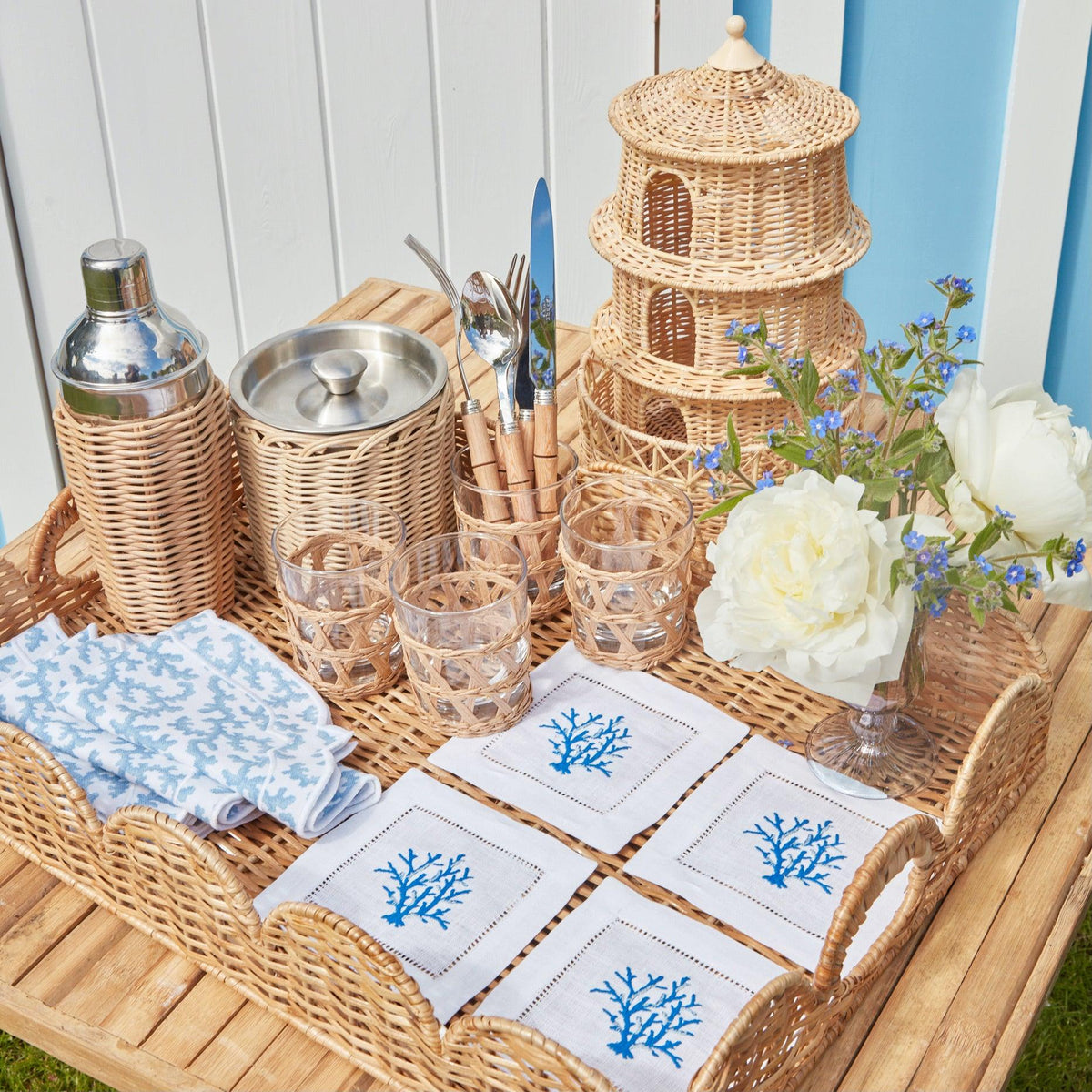 Natural Scalloped Rattan Tray