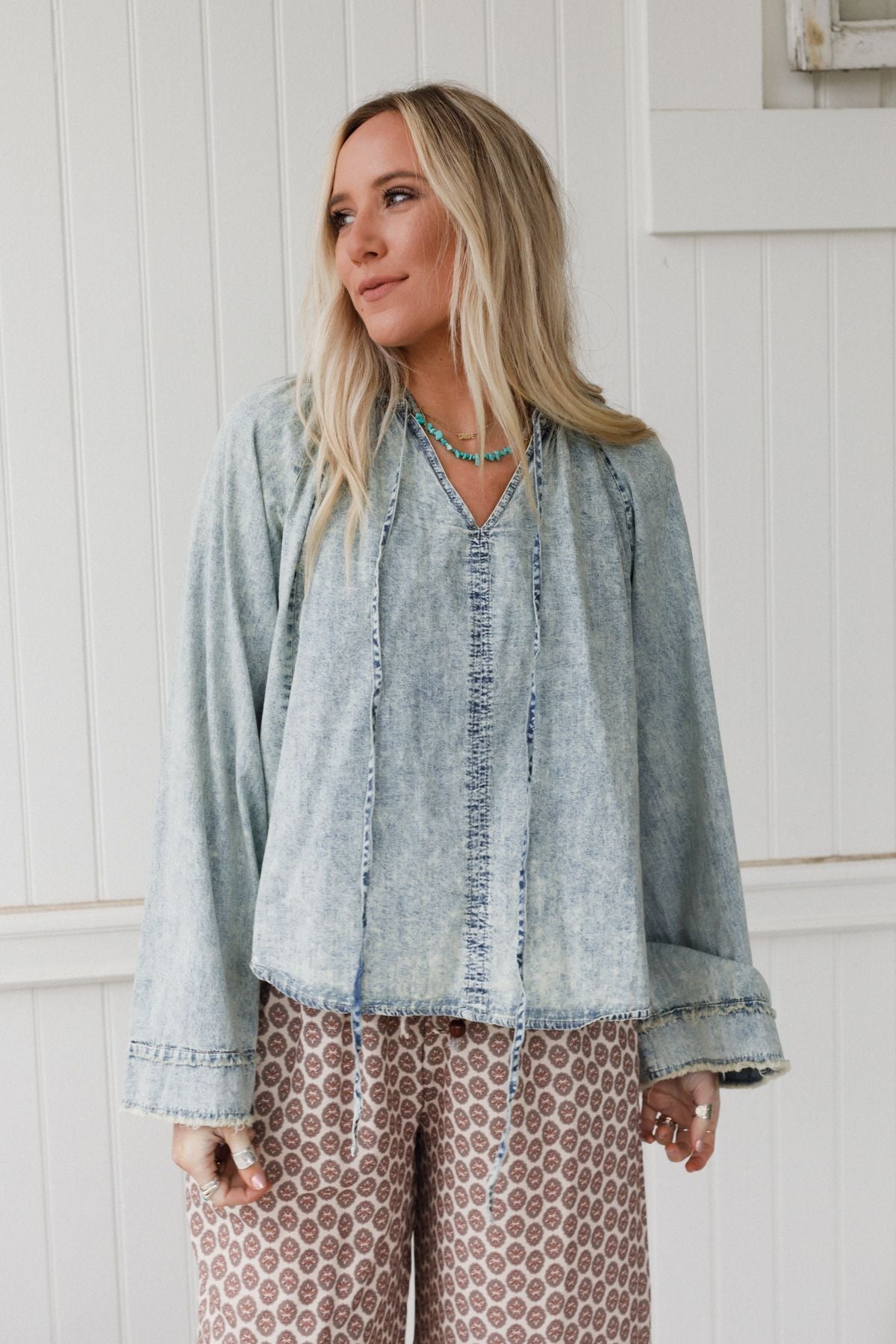 Driftwood Ease Top - Light Wash